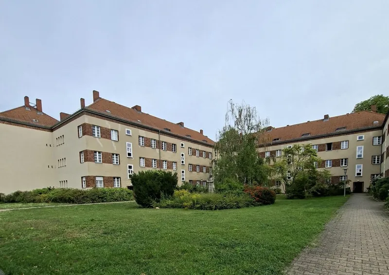 Sanierte 4-Zimmer-Wohnung im Grünen — photo 1
